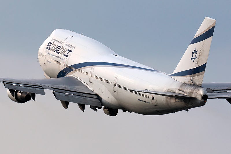 Boeing 747 with advanced missile defense systems